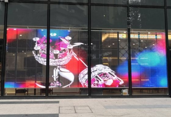 หน้าจอตาข่าย LED โปร่งใส 220W / M2 จอแสดงผลกระจกกลางแจ้ง 5000nits 7.8mm