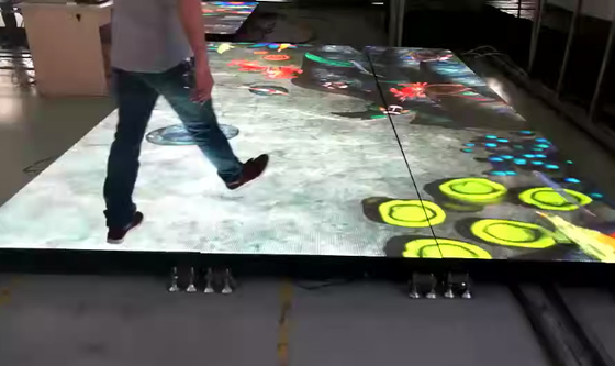 ขนาดที่กําหนดเอง LED dance floor IP65 น้ําหนักเบา มีการรับประกัน 1 ปี
