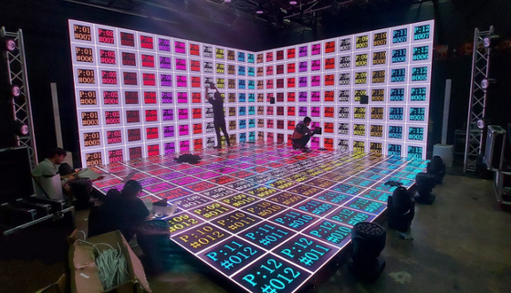 ขนาดที่กําหนดเอง LED dance floor IP65 น้ําหนักเบา มีการรับประกัน 1 ปี