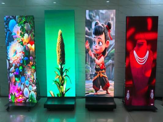 หน้าจอโปสเตอร์ HD LED P2.5 สามารถพับได้ ด้านสอง โชว์ ศูนย์การค้า วิดีโอวอลล์