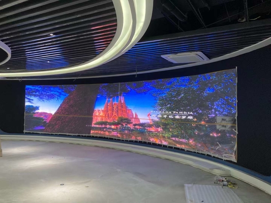 จอแสดงผล LED พิกเซลขนาดเล็กสำหรับแอนิเมชั่น 32 * 16 ซม. ODM ตู้ 640 * 480 มม.