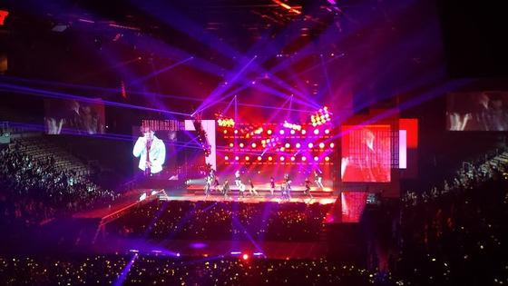 หน้าจอแสดงผล LED ให้เช่าความละเอียดสูง HD P2.976 P3.91 P4.81 สำหรับเวทีงานแต่งงาน Church