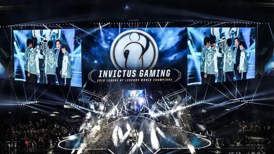 หน้าจอ LED ความละเอียดสูง 7680hz หน้าจอ LED โฆษณาในร่ม 700nits