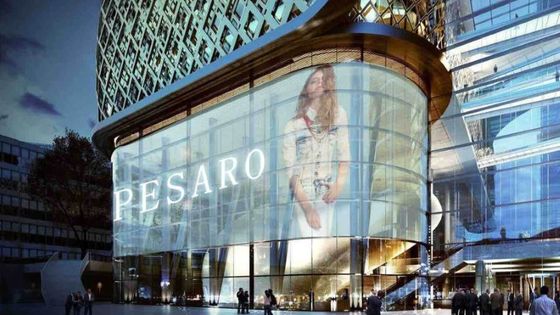 หน้าจอ LED แบบโปร่งใสขนาด 3 ม.*2.5 ม. สำหรับหน้าต่างร้านค้าปลีก