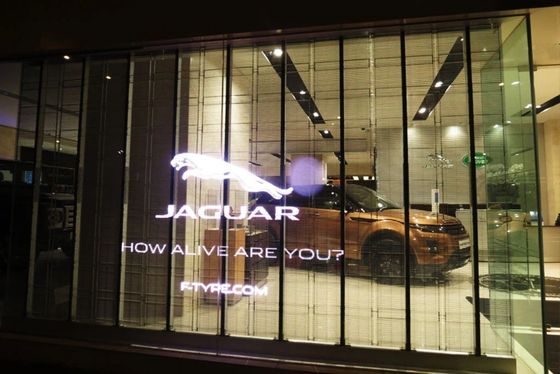 หน้าจอ LED แบบโปร่งใสขนาด 3 ม.*2.5 ม. สำหรับหน้าต่างร้านค้าปลีก
