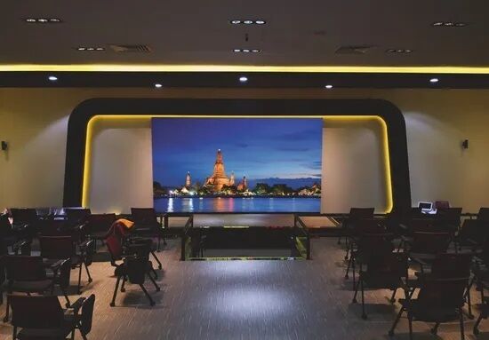 HD P2 จอแสดงผล LED สีสันสดใสในร่มป้ายโฆษณา Led Wall 14 Bits