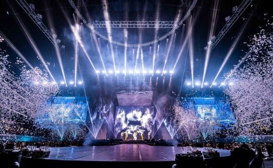 P3.91 ด้านใน เช่าฉาก LED Screen สําหรับงานแต่ง / ดิสโก้ / คอนเสิร์ต / ศูนย์การค้า