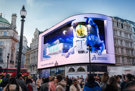 ความสว่างสูง 1R1G1B Outdoor Led Video Walls ป้ายโฆษณา P4mm 14bit