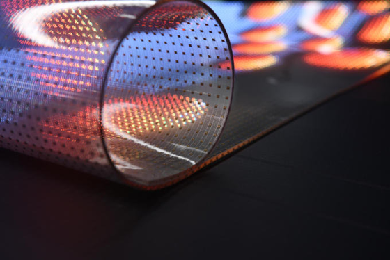 หน้าจอ LED กระจกโปร่ง P3.91mm Holographic Series Refresh 3840Hz