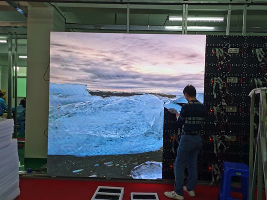 P1.538 จอ LED วิดีโอโค้ง RGB สีเต็มรูปแบบสำหรับใช้ภายในอาคาร 3840Hz