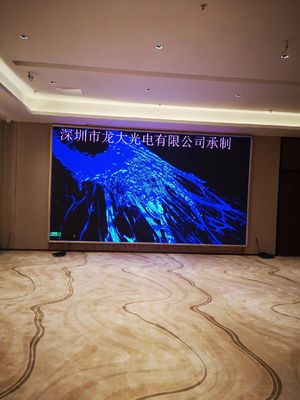 ป้ายดิจิทัลติดผนัง 3840Hz P4 จอ LED วิดีโอวอลล์ โฆษณา 320 *160 มม.