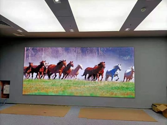 ป้ายดิจิทัลติดผนัง 3840Hz P4 จอ LED วิดีโอวอลล์ โฆษณา 320 *160 มม.