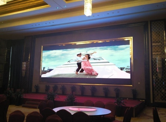 แบบพกพา P3 Outdoor Led Display Cabinet โมดูลในร่ม 576 * 576mm 130V