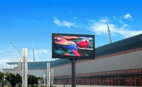 P6 High Way TV LED จอแสดงผลโฆษณากลางแจ้ง ODM 160deg มุมมอง