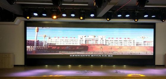 จอ LED สีเต็มรูปแบบสำหรับเช่าในร่ม 900cd P3.91 LED Matrix Wall CCC 65410 พิกเซล