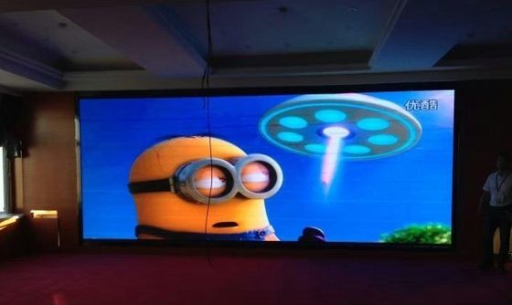 จอ LED สีเต็มรูปแบบสำหรับเช่าในร่ม 900cd P3.91 LED Matrix Wall CCC 65410 พิกเซล