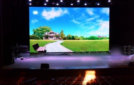 RoHs 64x48cm ตู้ติดผนัง LED ที่บางที่สุด P2 จอแสดงผลในร่ม 40 Scan FCC CCC