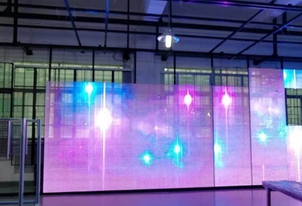 หน้าจอ LED ผนังกระจกใส Longda 5000cd P3.91mm