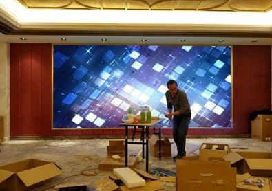 ภายใน P2. 5 พิกเซลขนาดเล็ก Pitch LED จอแสดงผลความละเอียดสูง 3840hz สําหรับสํานักงานบริษัท