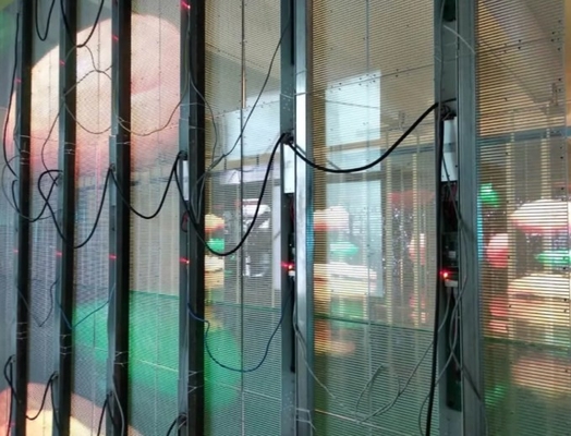 3500cd / M²กระจกใส LED แสดงหน้าจอ FCC IP43 12m สำหรับร้านขายเครื่องประดับ