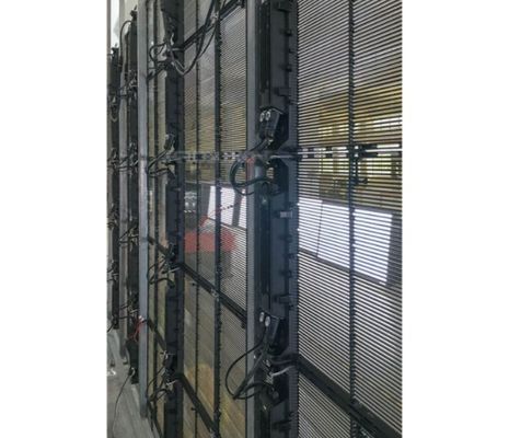 HD P3.9mm กระจกโปร่งแสง LED Screen Grid Window Display 4500cd/ M2