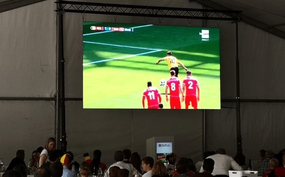 MBI5124 ห้องประชุมแบบพกพาให้เช่าจอ LED Video Wall 50m View 65536deg
