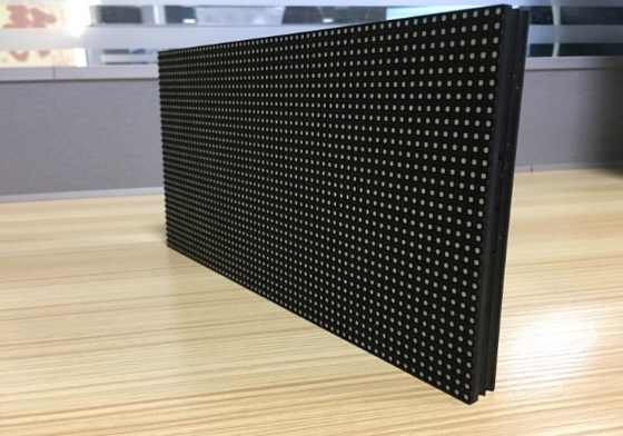 ผนังวิดีโอ Led กลางแจ้งแบบกำหนดเอง 1R1G1B 3 ใน 1 P4mm LED Display