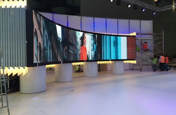 P2.5 P3 พิกเซลขนาดเล็กจอแสดงผล LED เวทีในร่มหน้าจอ LED สำหรับหอประชุมเหตุการณ์